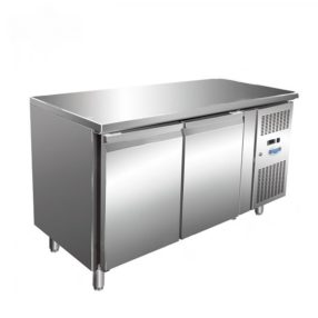  Hűtött munkaasztal 2 ajtós oldalsó aggregáttal 136x70 cm